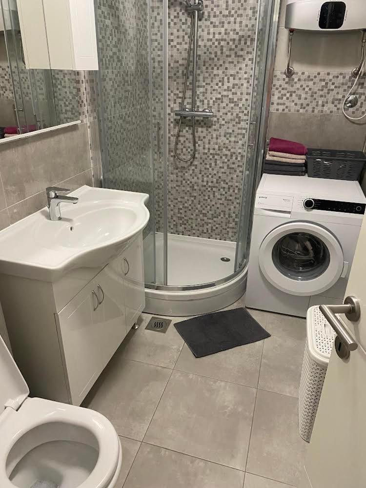 Prekrasan Apartman “Marko” Sa Dvije Sobe Split Exterior foto